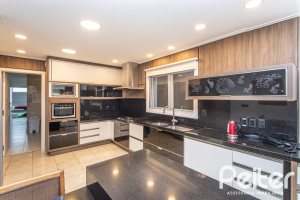 Casa em Condomínio à venda com 506m², 4 dormitórios, 4 suítes, 4 vagas, no bairro Terra Ville em Porto Alegre