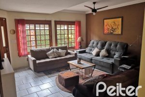 Casa em Condomínio à venda com 190m², 3 dormitórios, 1 suíte, 2 vagas, no bairro Ipanema em Porto Alegre