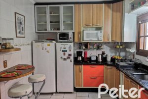 Casa em Condomínio à venda com 190m², 3 dormitórios, 1 suíte, 2 vagas, no bairro Ipanema em Porto Alegre