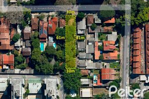 Terreno à venda com 610m², no bairro Tristeza em Porto Alegre