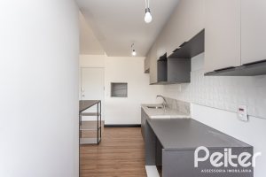 Apartamento à venda com 59m², 2 dormitórios, 1 suíte, 1 vaga, no bairro Jardim do Salso em Porto Alegre