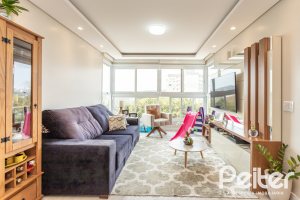 Apartamento à venda com 70m², 2 dormitórios, 1 suíte, 2 vagas, no bairro Cristal em Porto Alegre