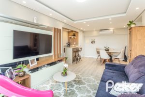 Apartamento à venda com 70m², 2 dormitórios, 1 suíte, 2 vagas, no bairro Cristal em Porto Alegre