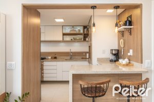 Apartamento à venda com 70m², 2 dormitórios, 1 suíte, 2 vagas, no bairro Cristal em Porto Alegre