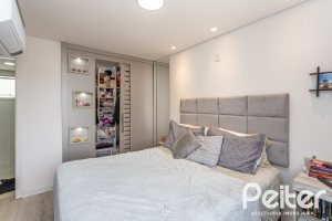 Apartamento à venda com 70m², 2 dormitórios, 1 suíte, 2 vagas, no bairro Cristal em Porto Alegre