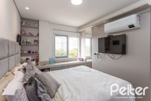 Apartamento à venda com 70m², 2 dormitórios, 1 suíte, 2 vagas, no bairro Cristal em Porto Alegre