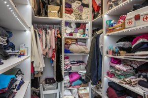 Apartamento à venda com 70m², 2 dormitórios, 1 suíte, 2 vagas, no bairro Cristal em Porto Alegre