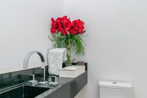 Casa à venda com 484m², 3 dormitórios, 2 suítes, 4 vagas, no bairro Tristeza em Porto Alegre