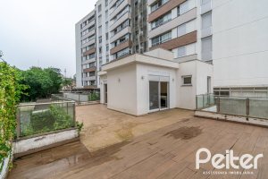 Casa à venda com 484m², 3 dormitórios, 2 suítes, 4 vagas, no bairro Tristeza em Porto Alegre