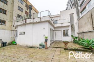 Casa à venda com 484m², 3 dormitórios, 2 suítes, 4 vagas, no bairro Tristeza em Porto Alegre