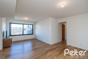 Apartamento à venda com 103m², 3 dormitórios, 1 suíte, 2 vagas, no bairro Tristeza em PORTO ALEGRE