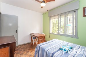 Casa à venda com 400m², 3 dormitórios, 1 suíte, 5 vagas, no bairro Vila Assunção em Porto Alegre