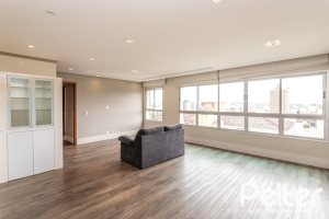 Apartamento à venda com 91m², 3 dormitórios, 1 suíte, 2 vagas, no bairro Tristeza em PORTO ALEGRE