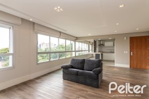 Apartamento à venda com 91m², 3 dormitórios, 1 suíte, 2 vagas, no bairro Tristeza em PORTO ALEGRE