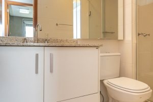 Apartamento à venda com 91m², 3 dormitórios, 1 suíte, 2 vagas, no bairro Tristeza em PORTO ALEGRE