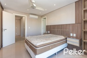 Casa em Condomínio à venda com 312m², 4 dormitórios, 4 suítes, 4 vagas, no bairro Hipica em PORTO ALEGRE