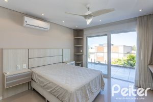 Casa em Condomínio à venda com 312m², 4 dormitórios, 4 suítes, 4 vagas, no bairro Hipica em PORTO ALEGRE