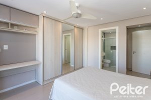 Casa em Condomínio à venda com 312m², 4 dormitórios, 4 suítes, 4 vagas, no bairro Hipica em PORTO ALEGRE