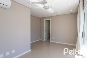 Casa em Condomínio à venda com 312m², 4 dormitórios, 4 suítes, 4 vagas, no bairro Hipica em PORTO ALEGRE