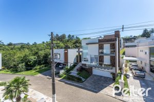 Casa em Condomínio à venda com 312m², 4 dormitórios, 4 suítes, 4 vagas, no bairro Hipica em PORTO ALEGRE