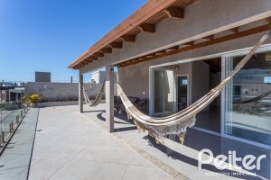 Casa em Condomínio à venda com 312m², 4 dormitórios, 4 suítes, 4 vagas, no bairro Hipica em PORTO ALEGRE