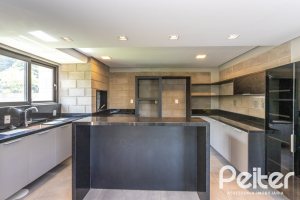  à venda, no bairro  em 