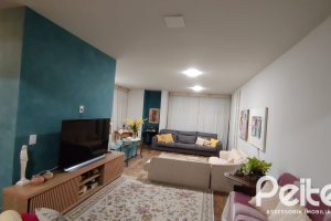 Casa à venda com 239m², 3 dormitórios, 1 suíte, 3 vagas, no bairro Jardim Isabel em Porto Alegre