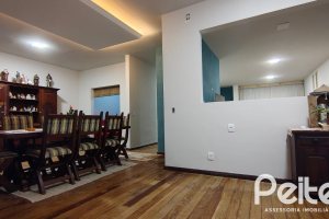 Casa à venda com 239m², 3 dormitórios, 1 suíte, 3 vagas, no bairro Jardim Isabel em Porto Alegre