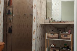 Casa à venda com 239m², 3 dormitórios, 1 suíte, 3 vagas, no bairro Jardim Isabel em Porto Alegre