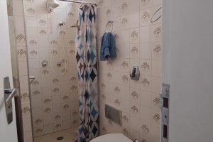 Casa à venda com 239m², 3 dormitórios, 1 suíte, 3 vagas, no bairro Jardim Isabel em Porto Alegre