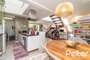 Casa em Condomínio à venda com 167m², 3 dormitórios, 1 suíte, 2 vagas, no bairro Ipanema em PORTO ALEGRE
