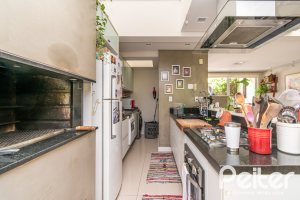 Casa em Condomínio à venda com 167m², 3 dormitórios, 1 suíte, 2 vagas, no bairro Ipanema em PORTO ALEGRE