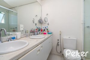 Casa em Condomínio à venda com 167m², 3 dormitórios, 1 suíte, 2 vagas, no bairro Ipanema em PORTO ALEGRE