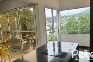 Casa em Condomínio à venda com 150m², 4 dormitórios, 1 suíte, 2 vagas, no bairro Ipanema em PORTO ALEGRE