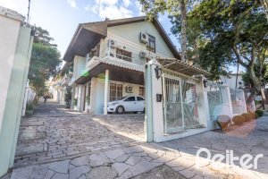 Casa em Condomínio à venda com 225m², 3 dormitórios, 1 suíte, 2 vagas, no bairro Jardim Isabel em Porto Alegre