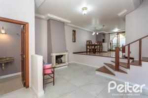 Casa em Condomínio à venda com 225m², 3 dormitórios, 1 suíte, 2 vagas, no bairro Jardim Isabel em Porto Alegre