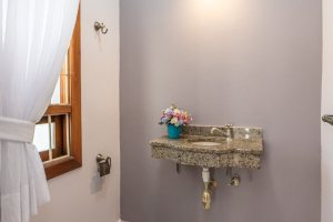 Casa em Condomínio à venda com 225m², 3 dormitórios, 1 suíte, 2 vagas, no bairro Jardim Isabel em Porto Alegre