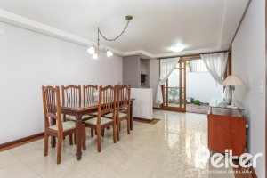 Casa em Condomínio à venda com 225m², 3 dormitórios, 1 suíte, 2 vagas, no bairro Jardim Isabel em Porto Alegre