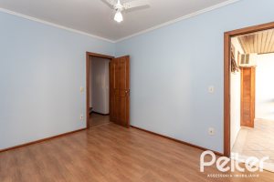 Casa em Condomínio à venda com 225m², 3 dormitórios, 1 suíte, 2 vagas, no bairro Jardim Isabel em Porto Alegre