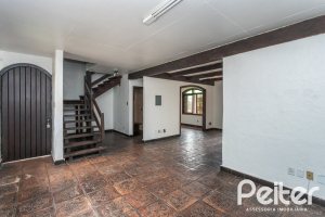 Casa à venda com 265m², 5 dormitórios, 1 suíte, 3 vagas, no bairro Tristeza em Porto Alegre