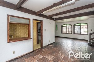 Casa à venda com 265m², 5 dormitórios, 1 suíte, 3 vagas, no bairro Tristeza em Porto Alegre