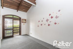 Casa à venda com 265m², 5 dormitórios, 1 suíte, 3 vagas, no bairro Tristeza em Porto Alegre