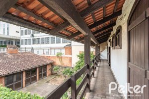 Casa à venda com 265m², 5 dormitórios, 1 suíte, 3 vagas, no bairro Tristeza em Porto Alegre