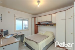 Casa à venda com 330m², 4 dormitórios, 2 suítes, 4 vagas, no bairro Vila Assunção em Porto Alegre