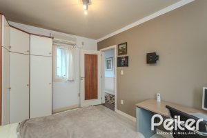 Casa à venda com 330m², 4 dormitórios, 2 suítes, 4 vagas, no bairro Vila Assunção em Porto Alegre