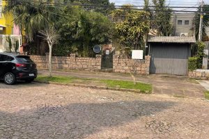 Terreno à venda com 439m², no bairro Tristeza em Porto Alegre