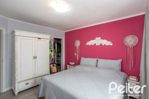 Casa em Condomínio à venda com 330m², 3 dormitórios, 1 suíte, 4 vagas, no bairro Jardim Isabel em Porto Alegre