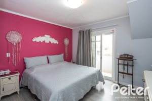 Casa em Condomínio à venda com 330m², 3 dormitórios, 1 suíte, 4 vagas, no bairro Jardim Isabel em Porto Alegre