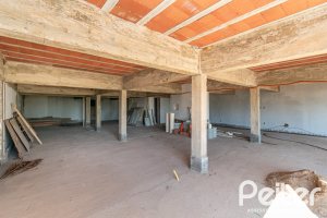 Casa à venda com 450m², 3 dormitórios, 3 suítes, 6 vagas, no bairro Vila Assunção em Porto Alegre