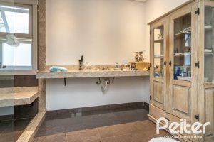 Casa em Condomínio à venda com 276m², 2 dormitórios, 2 suítes, 2 vagas, no bairro Terra Ville em PORTO ALEGRE